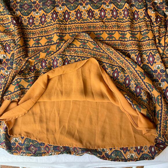 Love21 Women Dress size M Long Sleeve KneeLength Deep Cut in Back Loose Fit Tan - Picture 8 of 11